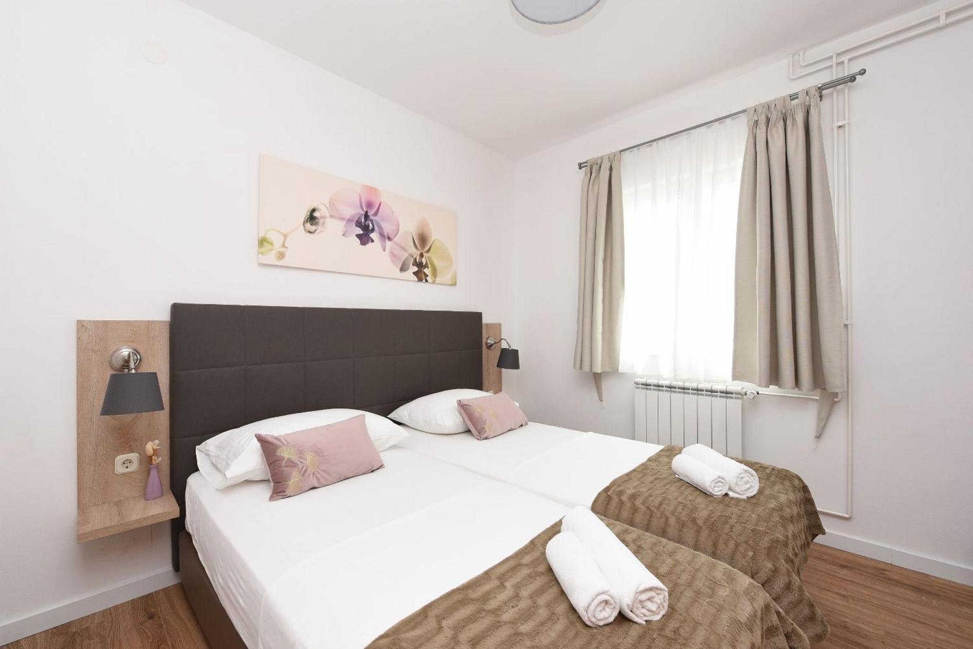 Apartments Amari Starigrad Paklenica Esterno foto